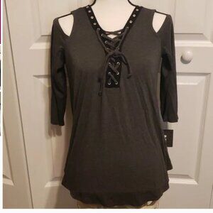 IZ Byer off shoulder top size LG Iz Byer NWT
